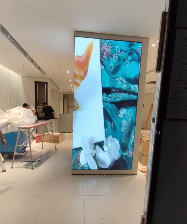 双滦商场门店转角LED显示屏